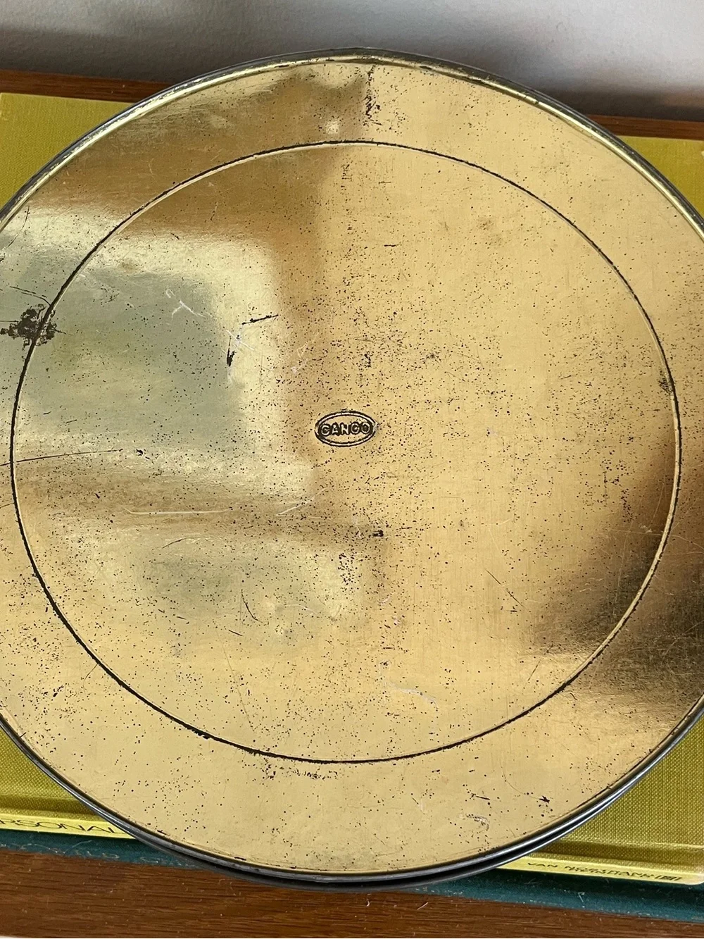 N/A round metal